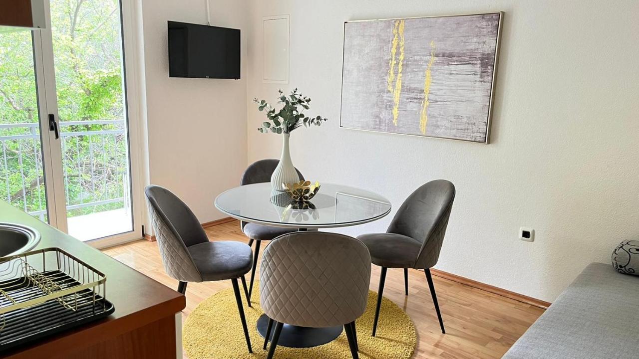 Guesthouse Civljak Baška Voda Екстериор снимка